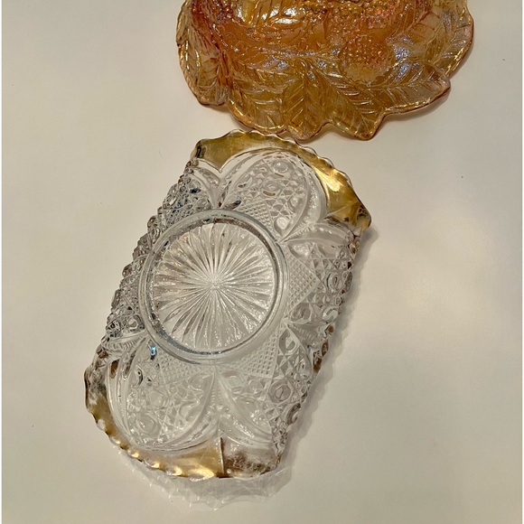 vintage FOLDED CLEAR ORNATE GLASS GOLD TRIM & AMBERINA CARNIVAL GLASS DISHES - Picture 4 of 7